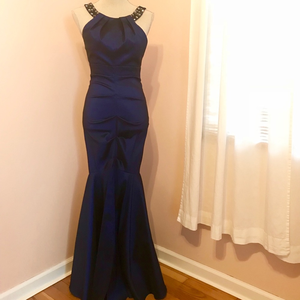 PROM Deep blue formal mermaid gown with gem detail